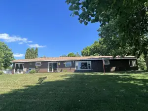 Sunset Views, 330 ft of Sand Bottom Beach & Huge Lawn on Hidden Gem Walker Lake