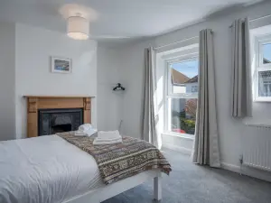 Nottage Road - 3 Bedroom Holiday Home - Mumbles