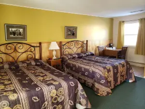 The Colonial Motel