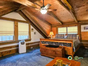 Bright Spacious - Waterway Views and Pool Access