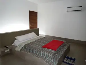 Assinie Weekend Lodge