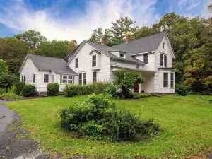 Clove by AvantStay Gorgeous Cottage w Pool Privacy Pool Table Close to Hunter Mountain