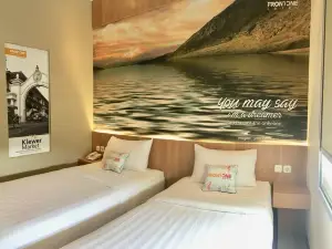 Front One Hotel Airport Solo