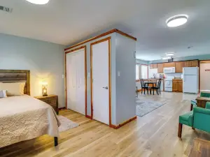 Cozy Mountain Home Studio 8 Mi to Bull Shoals Lake