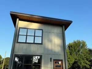 New Home: Relax & Unwind Stylish 3BR/ 2BA in lovely Andalusia, Alabama