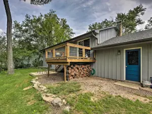 Lake Nagawicka Home - 2 Blocks to Boat Launch