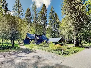 Exceptional Vacation in Mckenzie Bridge 4 Bedroom Home