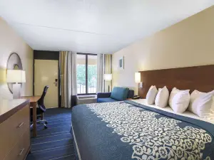 Days Inn by Wyndham Newark Wilmington