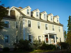 DesBarres Manor Inn