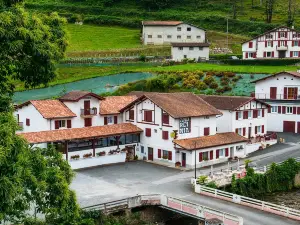 Logis Hôtel Andreinia & Cabanes