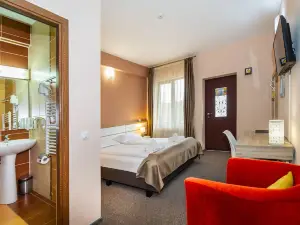 Long Street Hotel