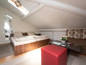 Stone Bridge Apartments