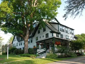 Follansbee Inn