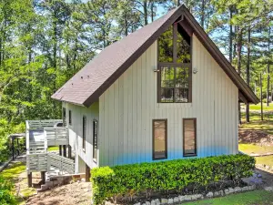 Brookeland Resort Cabin w/ Golf + Lake Access