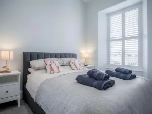 No. 6 Croft House - 1 Bedroom Apartment - Tenby