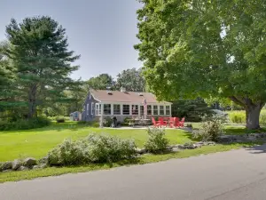 Waterfront Nobleboro Cottage w/ Kayaks & Boat Dock