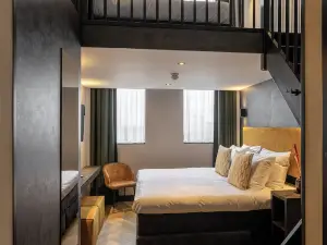 Monument Hotel