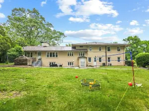 Château at Longmeadow, Luxurious Home, 5 min from MGM & Basketball Hall of Fame