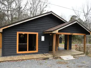 Spacious camper, with private bedrooms.  Minutes from Caney and Chatham Lakes