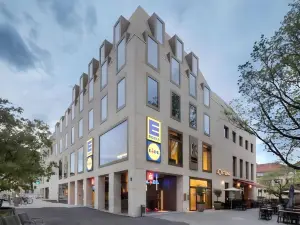 Miano Hotel & Bar