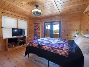 Serenity Haven - WiFi, Mountain View, Free Activities