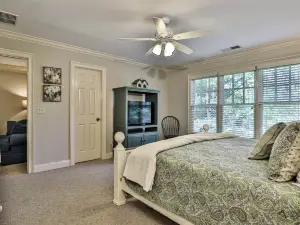 Laurel Landing Lodge