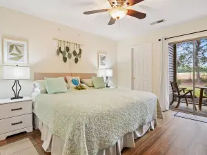 Expansive Views and Community Pool Access - Charming Golf Retreat