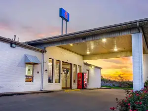 Motel 6 Grand Rivers, KY