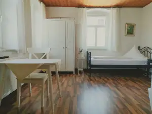 Dorfschänke Deggendorf Hotel & Apartmenthaus