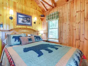 Cozy Wisconsin Getaway with Dock and Lake Access!