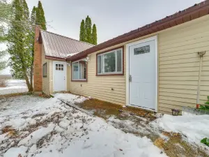 7 Mi to Nubs Nob Lakefront Abode with Fire Pit!
