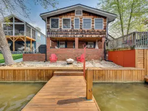 Lakefront New London Home Dock, Fire Pit and Views!