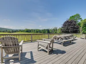 Secluded Family Getaway Near Stowe Deck and Hot Tub
