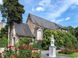 ไอบิส อ็องแกร์ ซองทร์ ชาโต