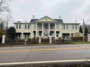The Lake Manor