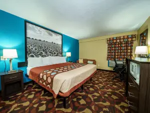 Super 8 by Wyndham Wichita Airport
