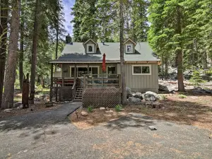 Private Tahoe Mtn Cabin Backing to the Forest!