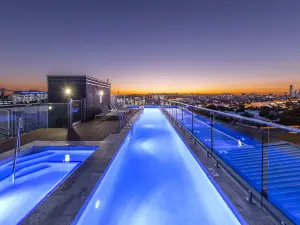 Oaks Brisbane Woolloongabba Suites