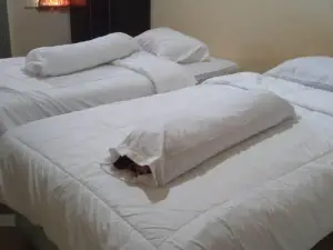 OYO 93866 Neva Guest House SyariahNearWaduk Cipta Karya