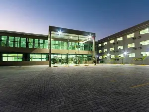 索羅卡巴金色公園飯店及會議中心 - by Nacional Inn