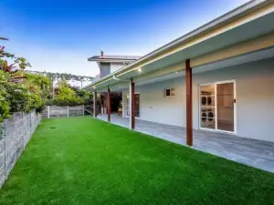 Luxurious 4-BR Mansion with Tennis Court and Pool!