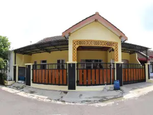 HOME STAY TRAH SUTANTYO
