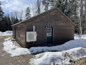 Cabin 3 Roody's Black Bear Cabins- Trail access from camp