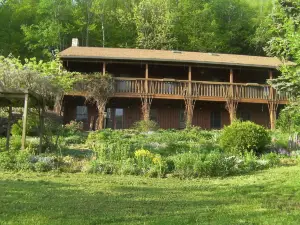 Beautiful Getaway - Reynolds Farm Lodge