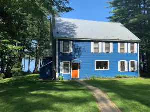 Highland Dream: Summer Paradise! 5BR/2BA W Sandy Beach, Stay and Play. 4 Seasons
