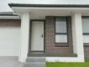Convenient and Peaceful 4BR New House in Gregory Hills