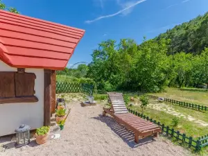 Immaculate 2-Bed Cottage Near Krka Waterfalls