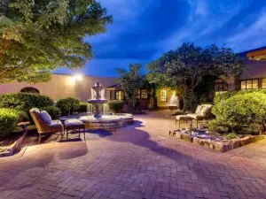 Los Valverde - Exclusive Luxury Home, Unsurpassed Views, Pool and Hot Tub!