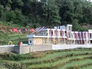 Yashasvi Himalayan resort