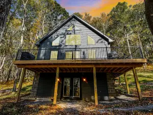 Chic Haven - WiFi, Serene Retreat, Relaxing Space